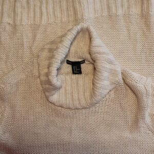 H&M‎ Basic $40 Medium Cream Open Fine Knit Turtleneck Wool Blend Classic Sweater